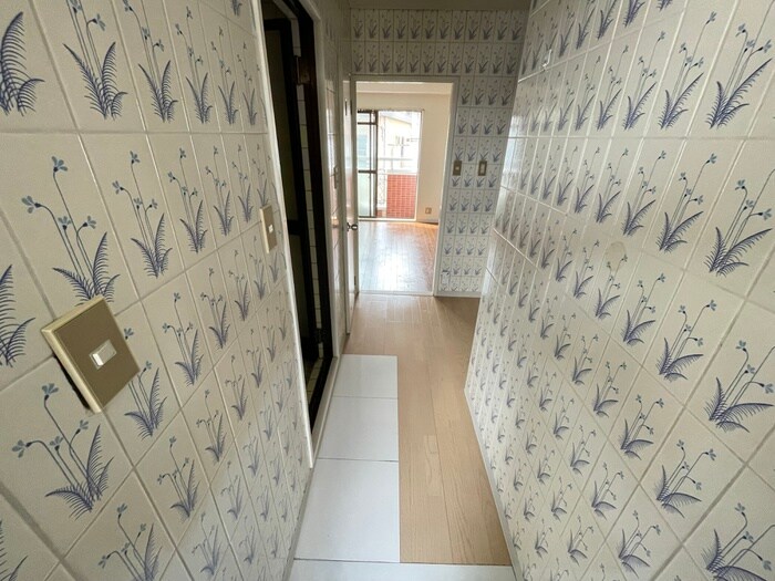 物件内観写真7　(玄関)