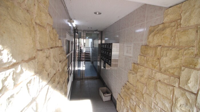 物件外観写真5　(エントランス部分)