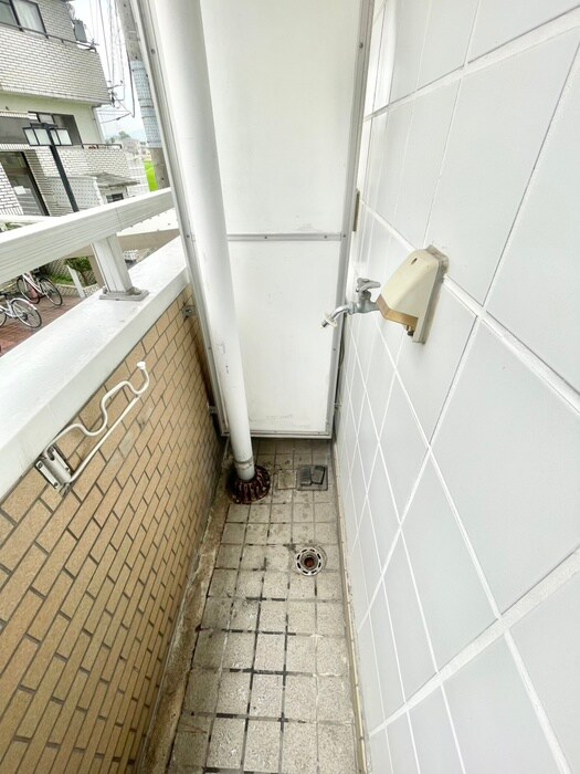 物件内観写真12　(洗濯機置場)