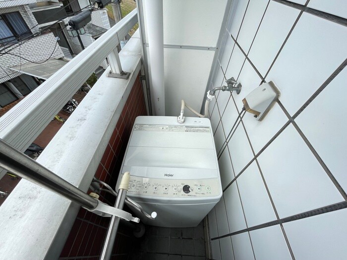 物件内観写真16　(洗濯機置場)