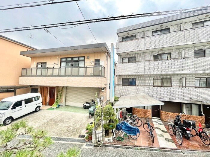 物件内観写真17　(室内からの展望)