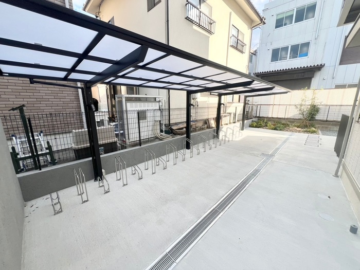 物件外観写真3　(駐輪場)