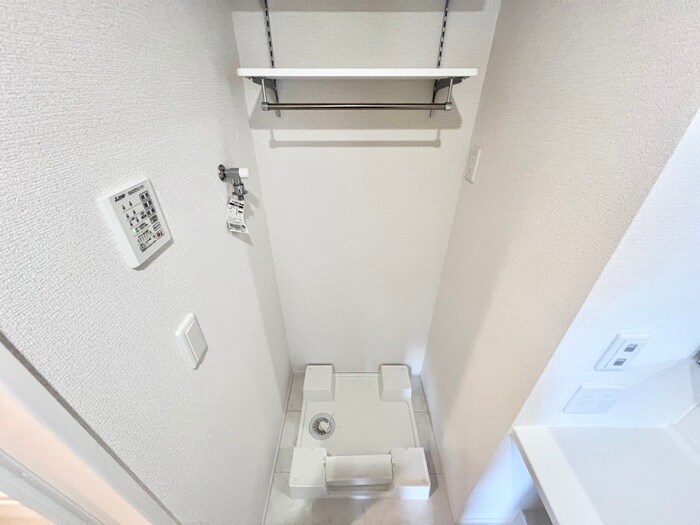 物件内観写真11　(洗濯機置場)