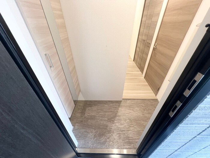 物件内観写真11　(玄関)