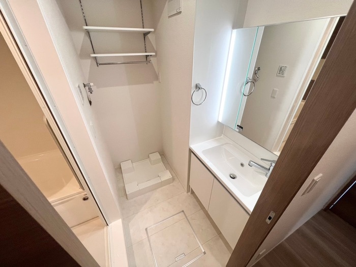 物件内観写真14　(洗濯機置場)