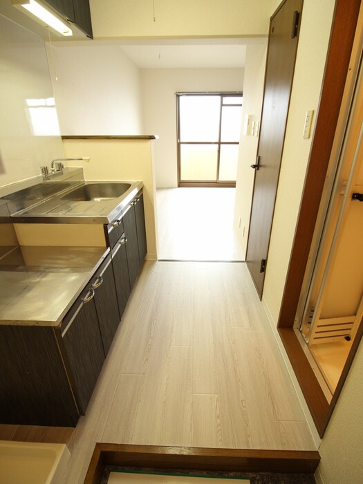 物件内観写真10　(廊下)