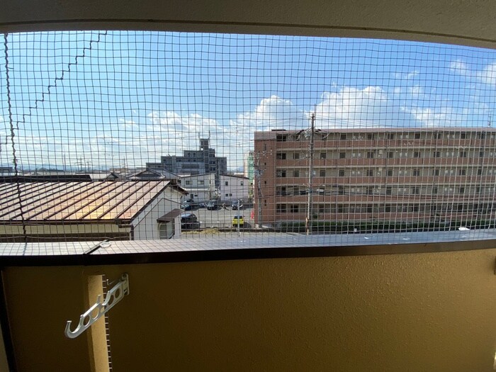 物件内観写真21　(室内からの展望)