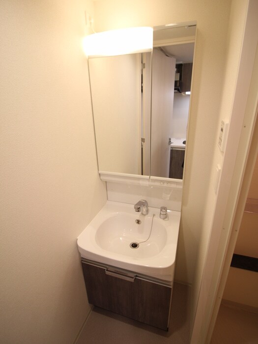物件内観写真8　(洗面)