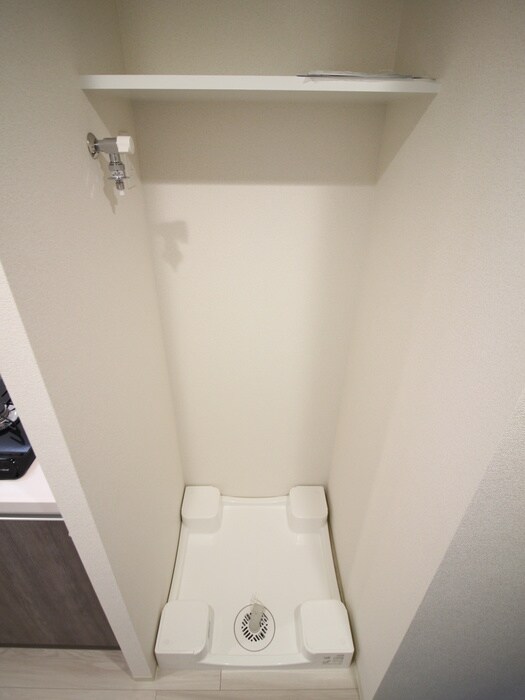 物件内観写真16　(洗濯機置場)