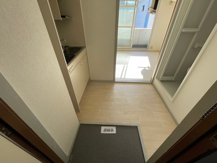 物件内観写真7　(玄関)