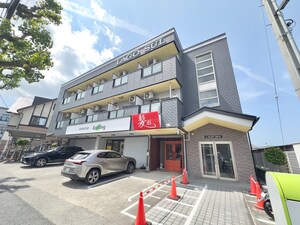 ラーゴスル外観写真