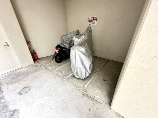 バイク置き場