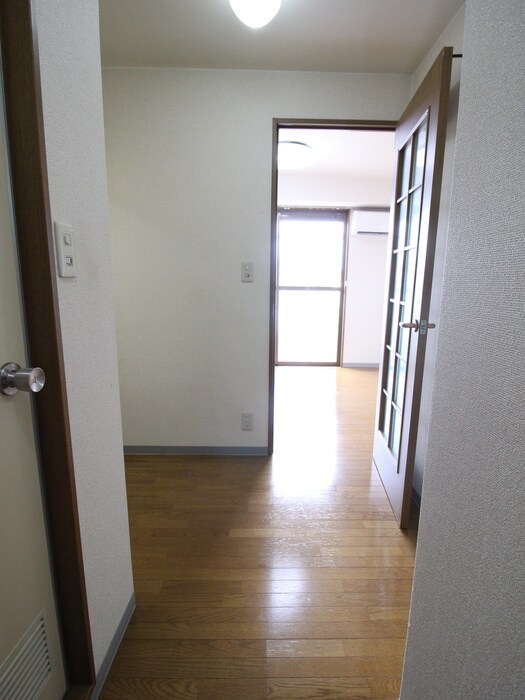 物件内観写真8　(廊下)
