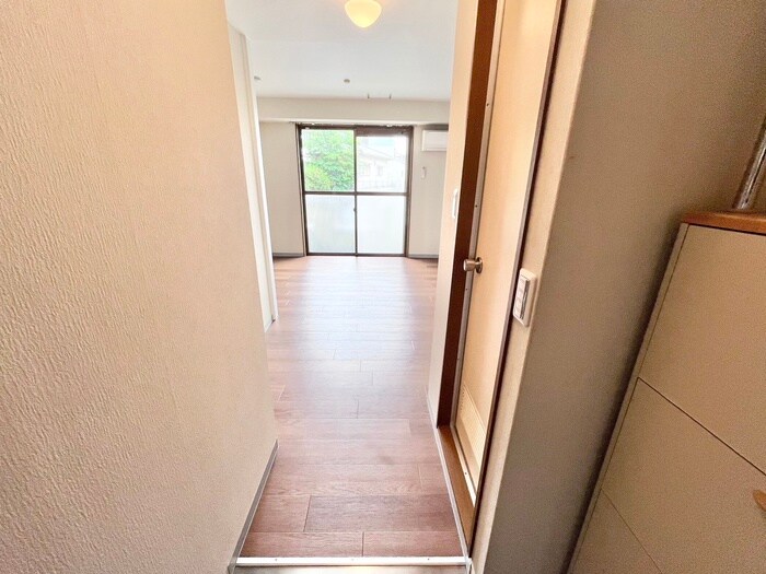 物件内観写真18　(廊下)