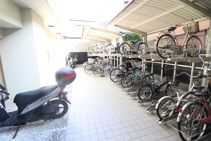 物件外観写真5　(駐輪場)