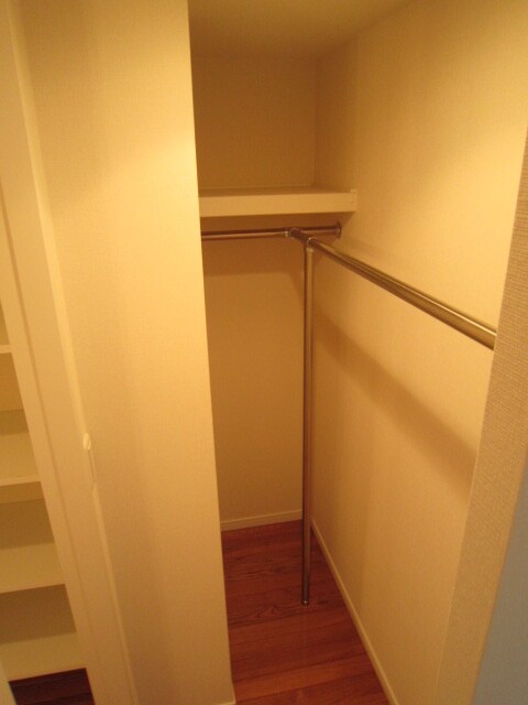 物件内観写真12　(収納)