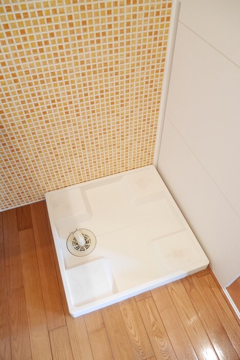 物件内観写真14　(洗濯機置場)