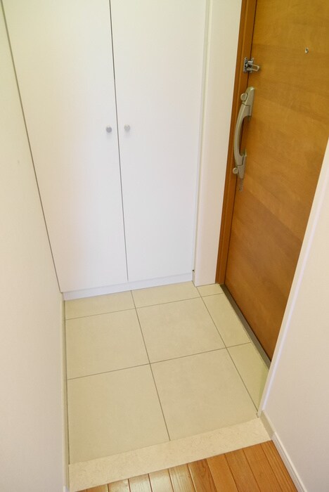 物件内観写真18　(玄関)