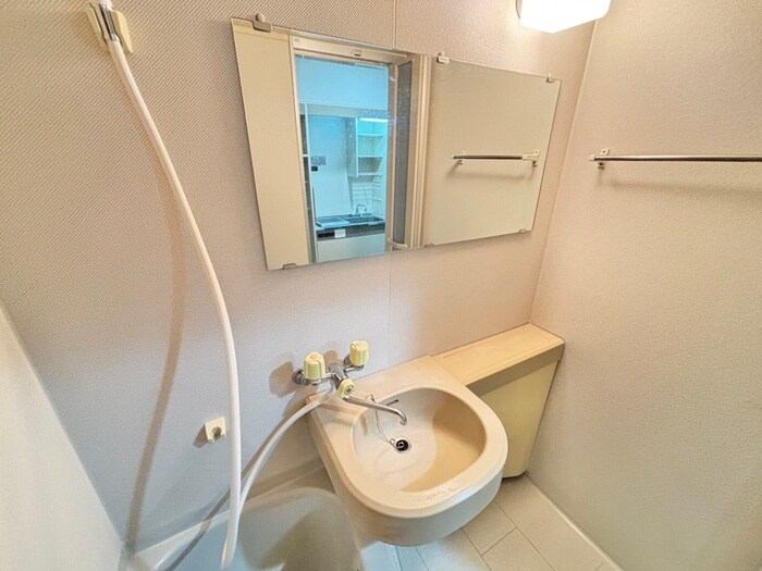 物件内観写真11　(洗面)