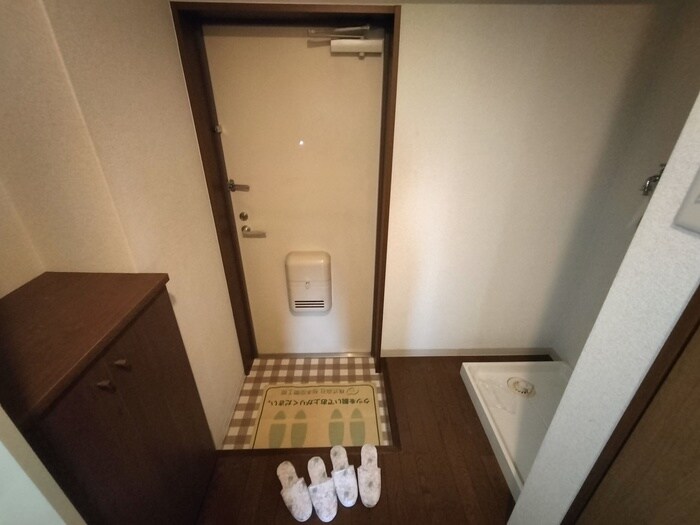 物件内観写真14　(玄関)