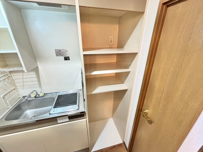 物件内観写真15　(収納)