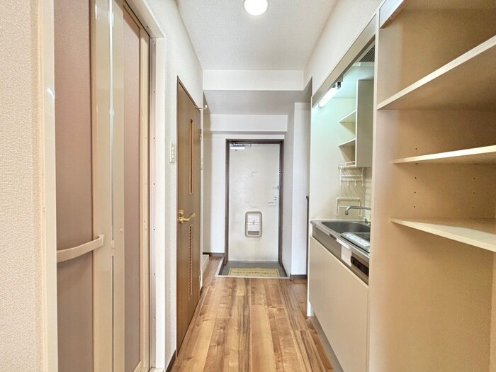 物件内観写真18　(廊下)