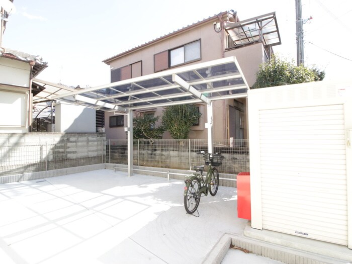 物件外観写真3　(駐輪場)