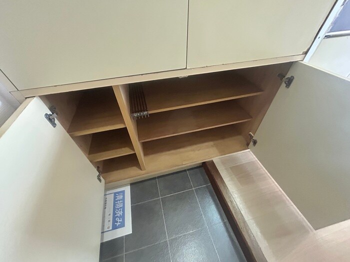 物件内観写真8　(靴箱)