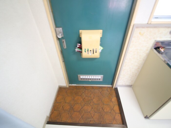 福和ハイツの玄関