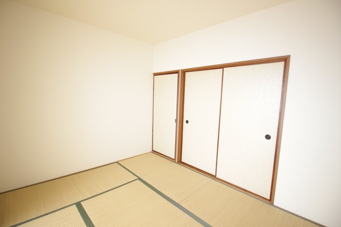 物件内観写真3　(居室)