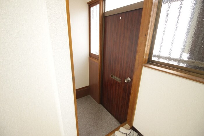 物件内観写真7　(玄関)