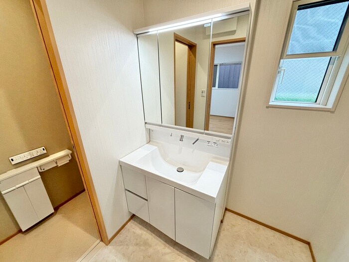 物件内観写真11　(洗面)