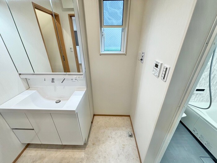 物件内観写真13　(洗濯機置場)