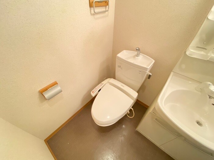 物件内観写真12　(トイレ)