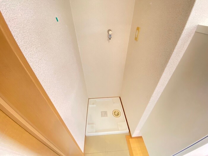 物件内観写真13　(洗濯機置場)