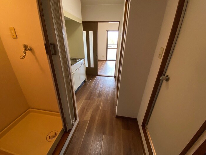 物件内観写真16　(廊下)