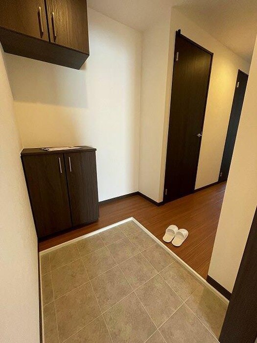 物件内観写真7　(玄関)