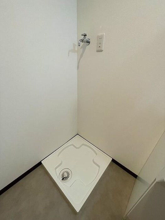 物件内観写真10　(洗濯機置場)