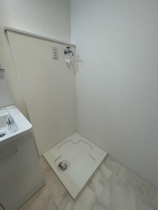 物件内観写真12　(洗濯機置場)