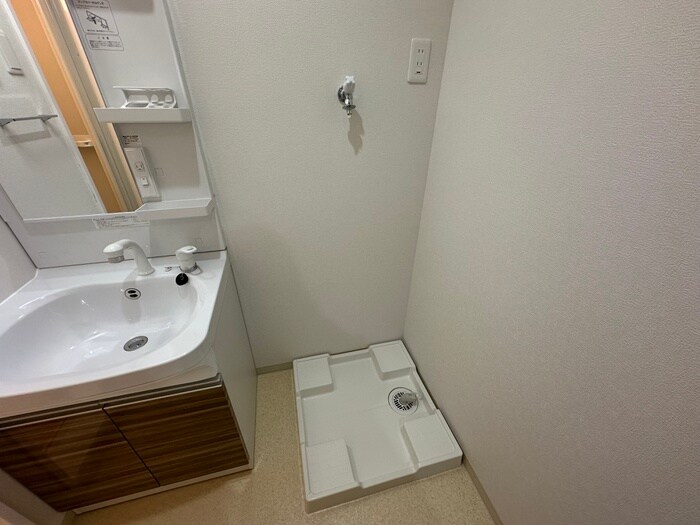 物件内観写真10　(洗濯機置場)