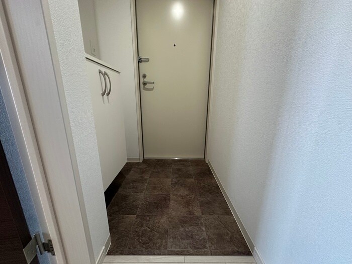 物件内観写真15　(玄関)