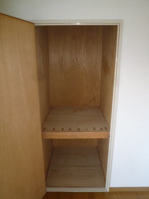 物件内観写真12　(収納)