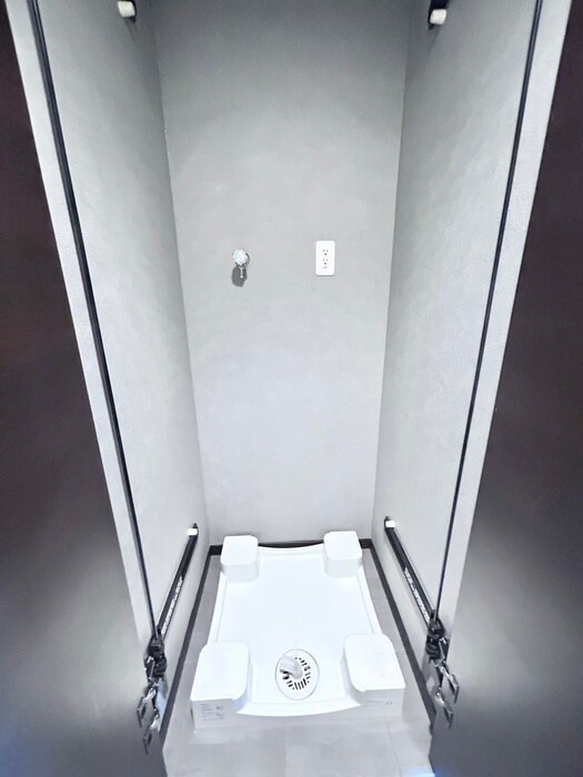 物件内観写真18　(洗濯機置場)