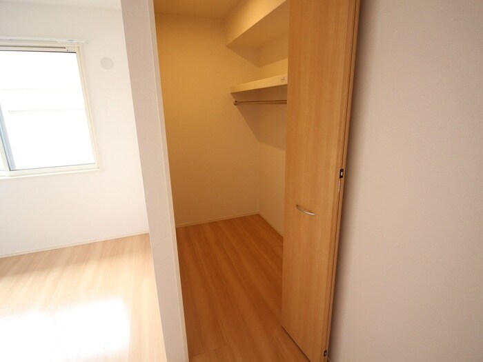 物件内観写真11　(収納)