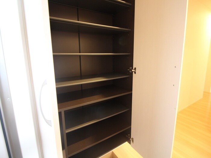 物件内観写真18　(靴箱)