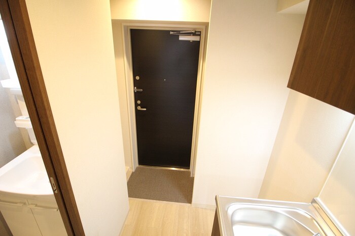 物件内観写真16　(玄関)