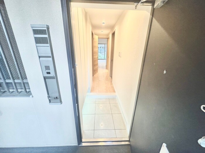 物件内観写真2　(玄関)