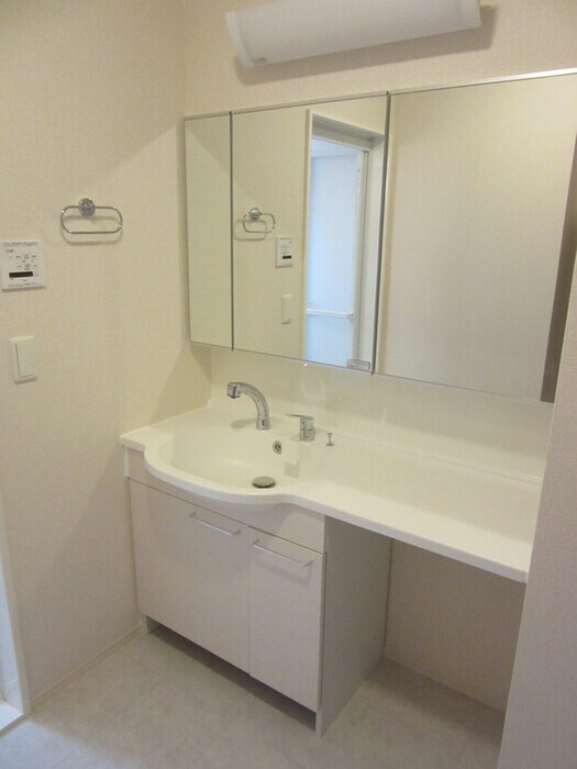 物件内観写真9　(洗面)