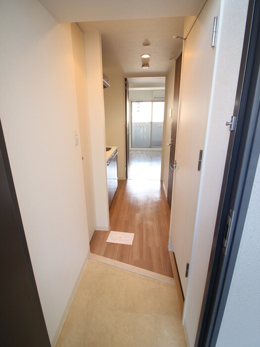 物件内観写真10　(廊下)