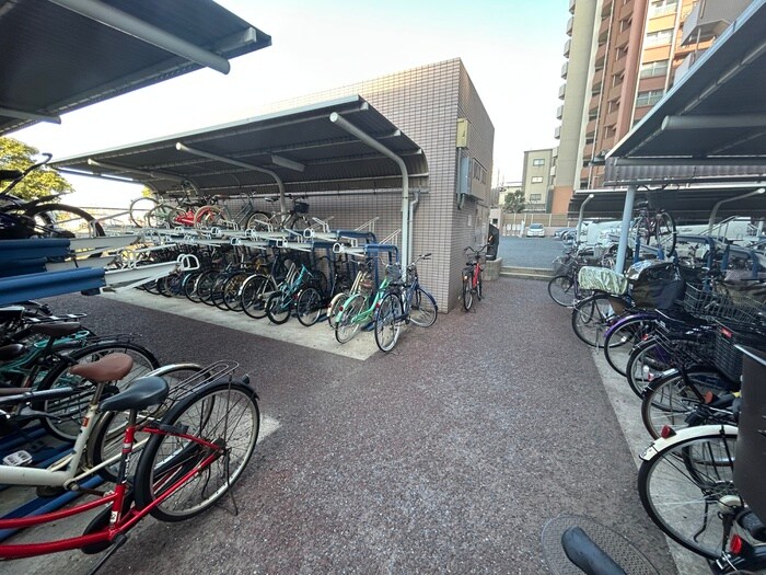 物件外観写真3　(駐輪場)